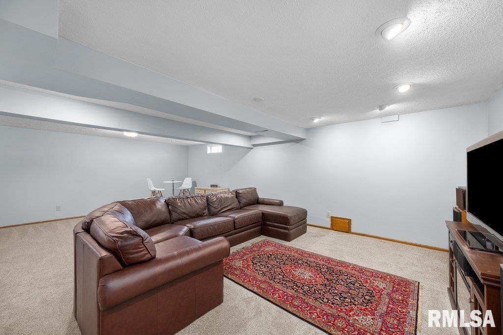 4540 Trails End Road Bettendorf, IA 52722 - Photo 17 of 37
