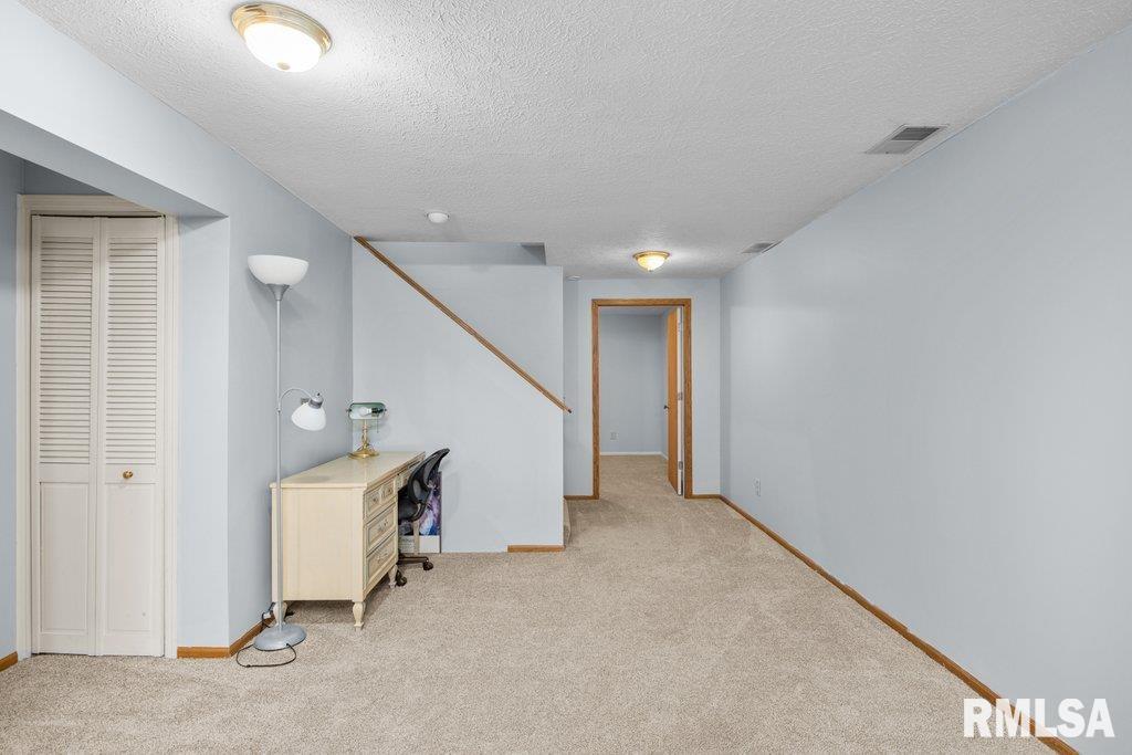 4540 Trails End Road Bettendorf, IA 52722 - Photo 19 of 37
