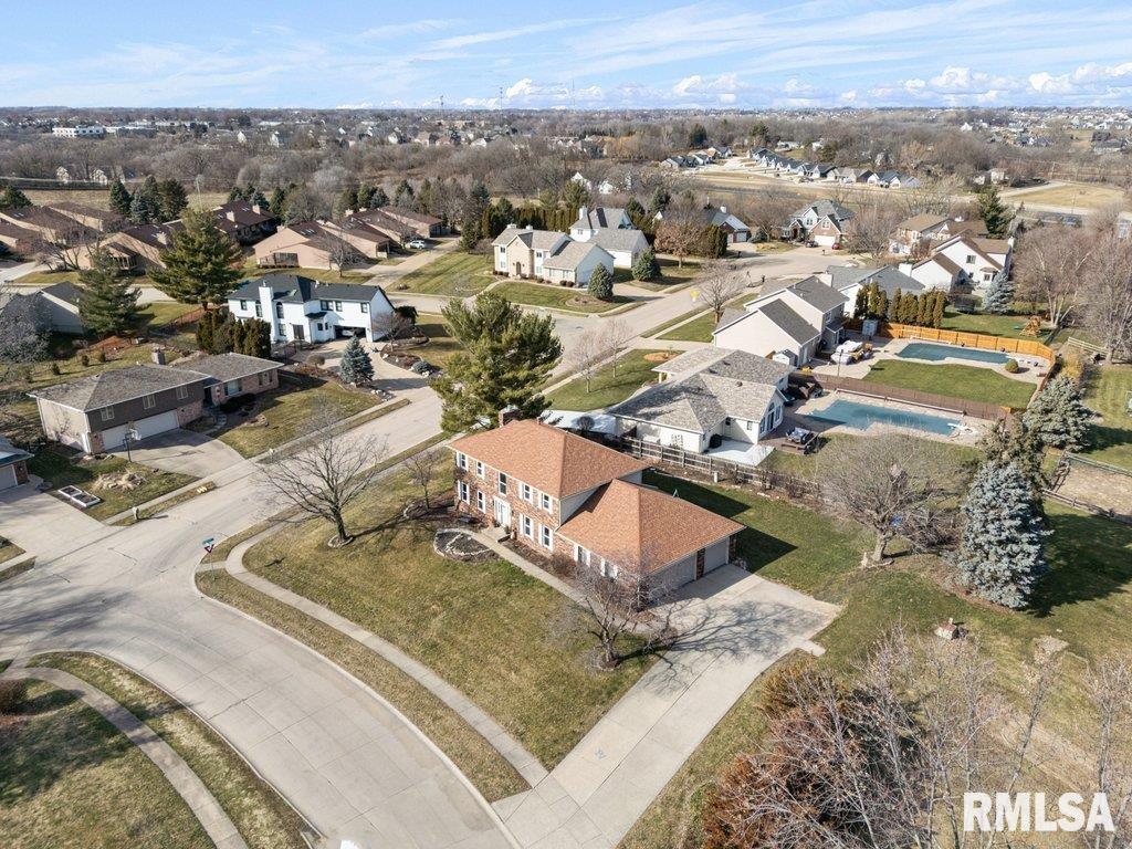 4540 Trails End Road Bettendorf, IA 52722 - Photo 2 of 37