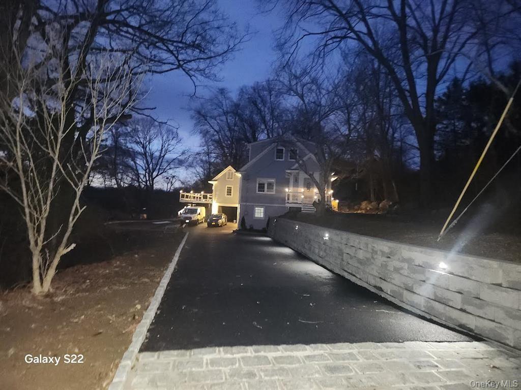 15 Lakeview Road North Salem, NY 10560 - Photo 3 of 20 Driveway and House night view