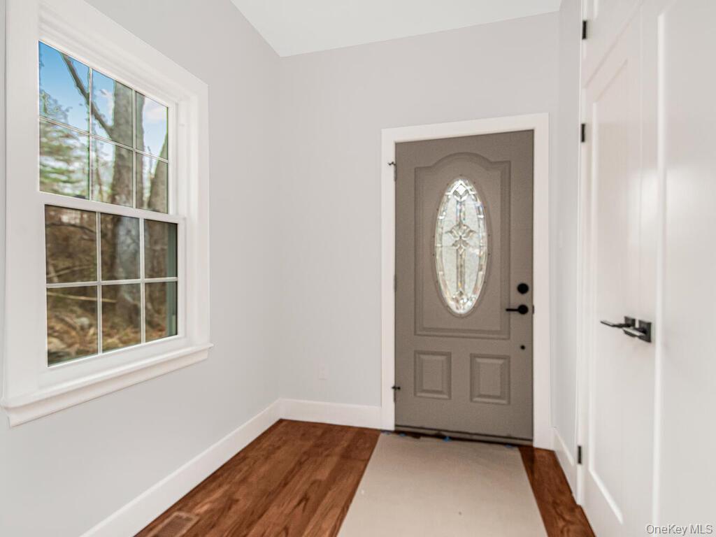 15 Lakeview Road North Salem, NY 10560 - Photo 5 of 20 Back entrance to a bonus room