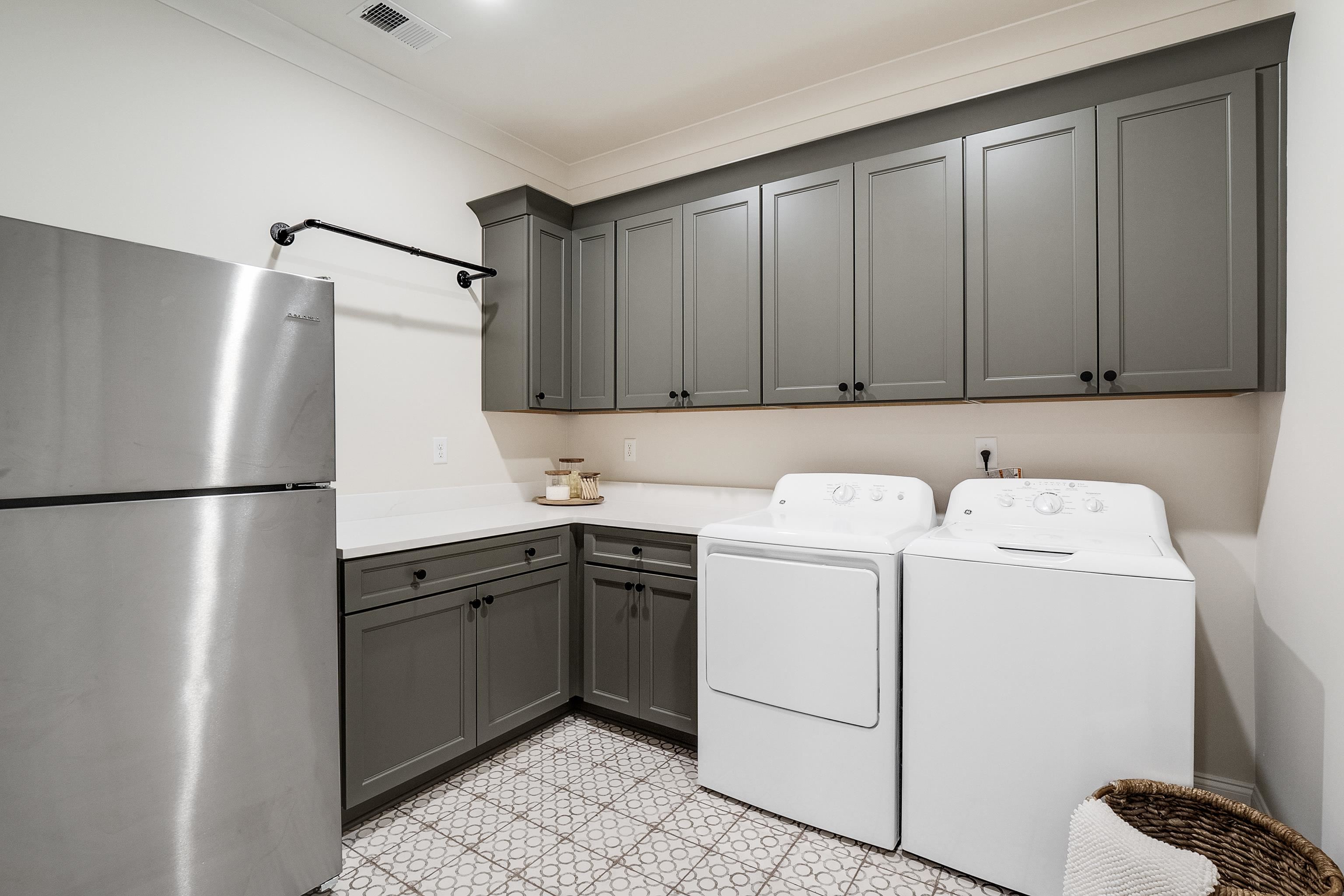 760 Cardinal Cove Collierville, TN 38017 - Photo 19 of 40 a utility room with dryer and washer