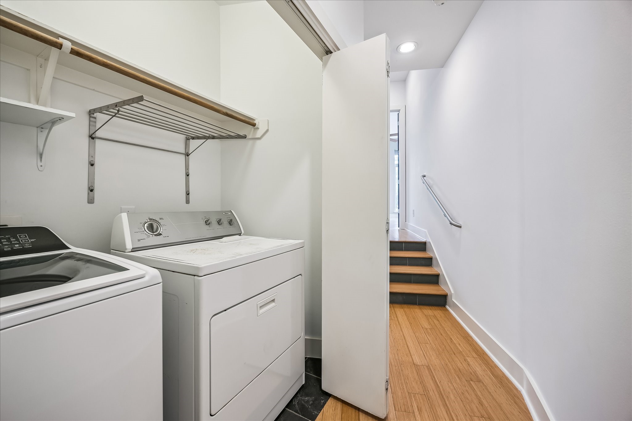 1610 Calumet Street Houston, TX 77004 - Photo 15 of 36 a utility room with dryer and washer