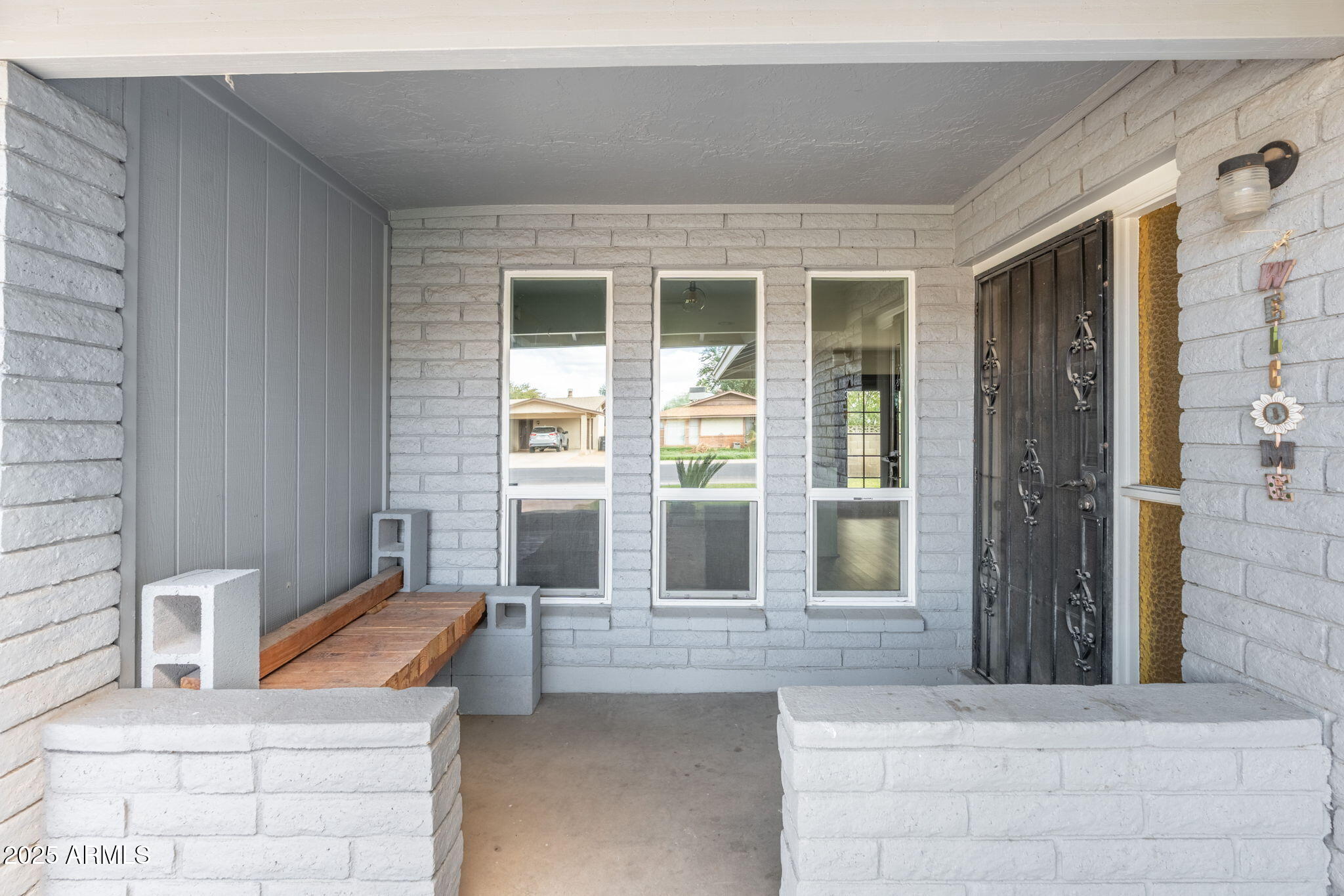 17 South Cholla Street Gilbert, AZ 85233 - Photo 4 of 37