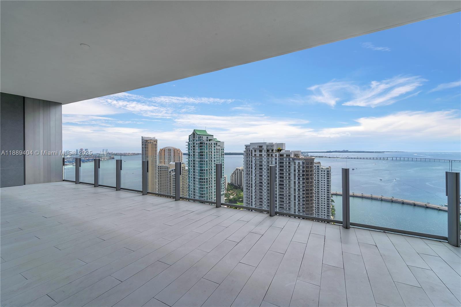 300 Biscayne Blvd Way, Unit 3602E Miami, FL 33131 - Photo 13 of 19 a view of a terrace