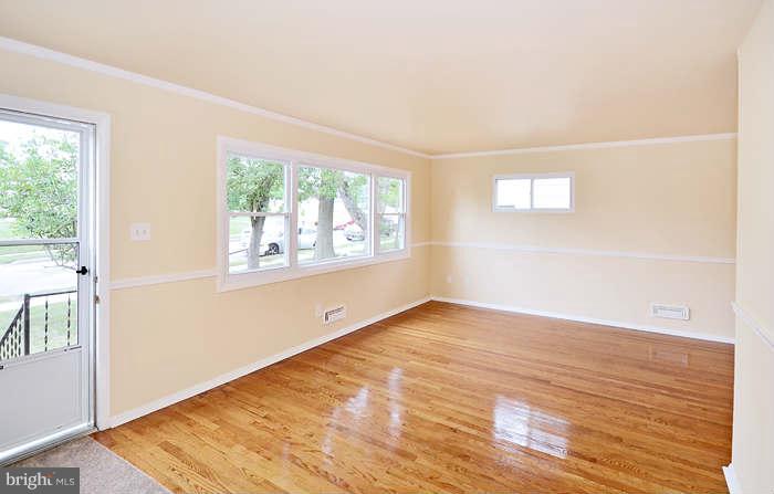 1849 Wycliffe Road Baltimore, MD 21234 - Photo 2 of 15 Living Room