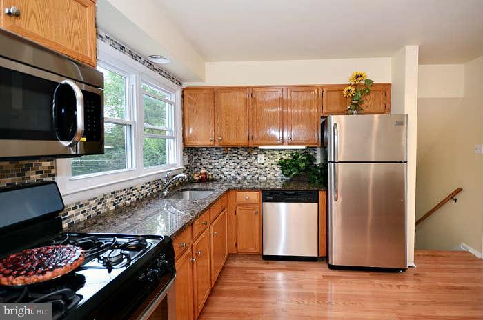 1849 Wycliffe Road Baltimore, MD 21234 - Photo 5 of 15 Kitchen