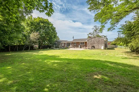 $987,000 | 27 West Side Avenue, East Quogue, NY 11942