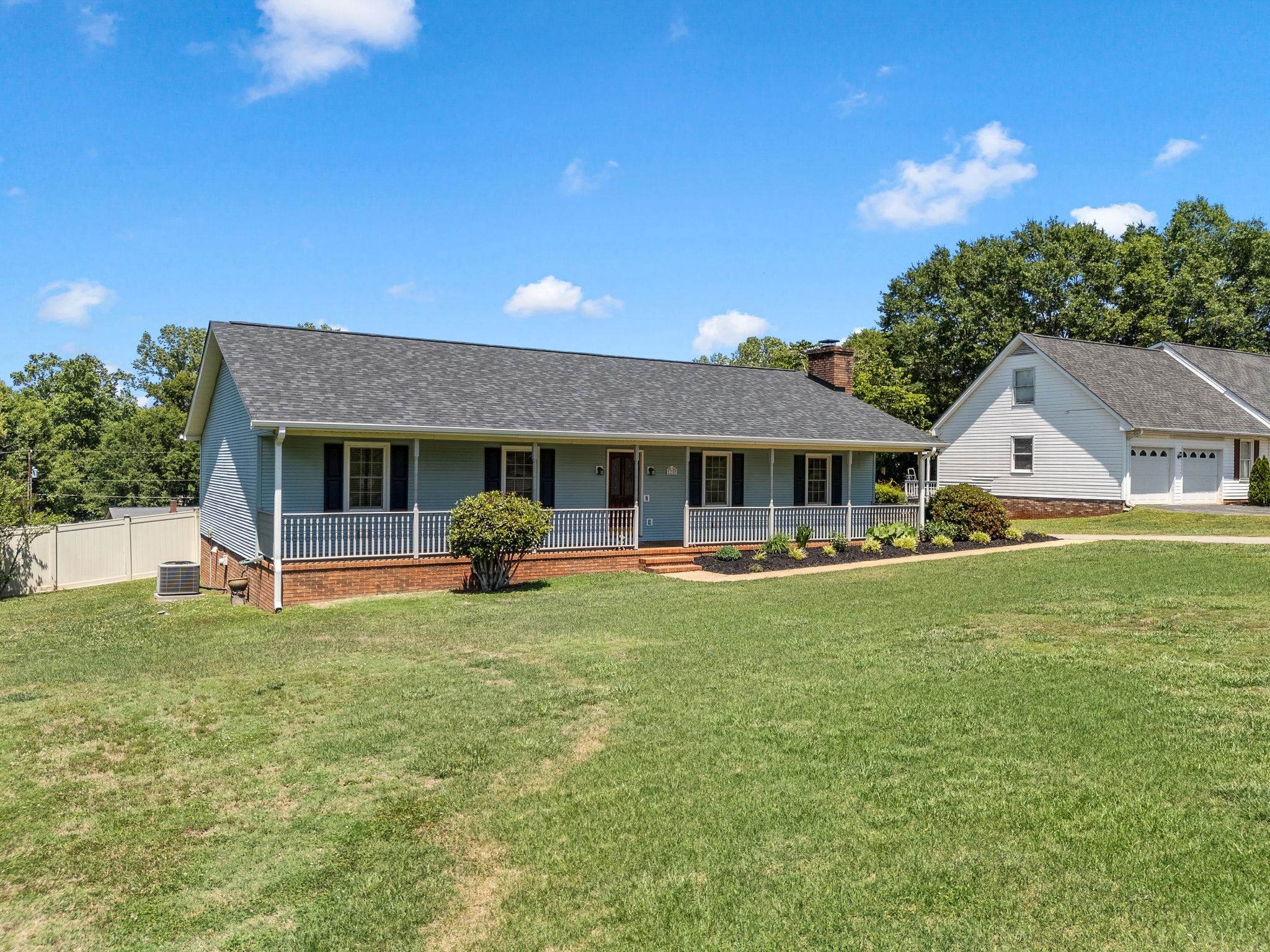 138 Parris Ridge Drive Boiling Springs, SC 29316 - Photo 4 of 37