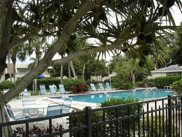 $1,500 | 7211 West Country Club Drive North, Unit 133, Sarasota, FL 34243