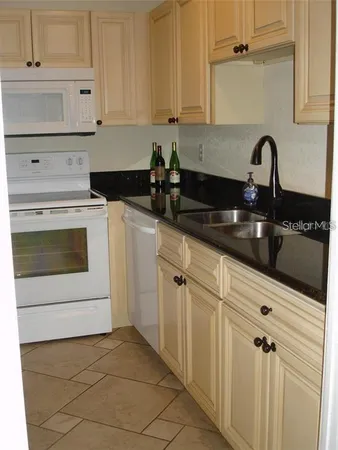 $1,500 | 7211 West Country Club Drive North, Unit 133, Sarasota, FL 34243