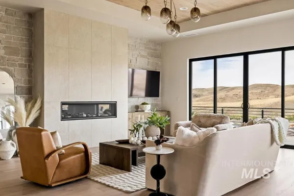 $1,599,900 | 20141 North Swire Grn Way, Boise, ID 83714