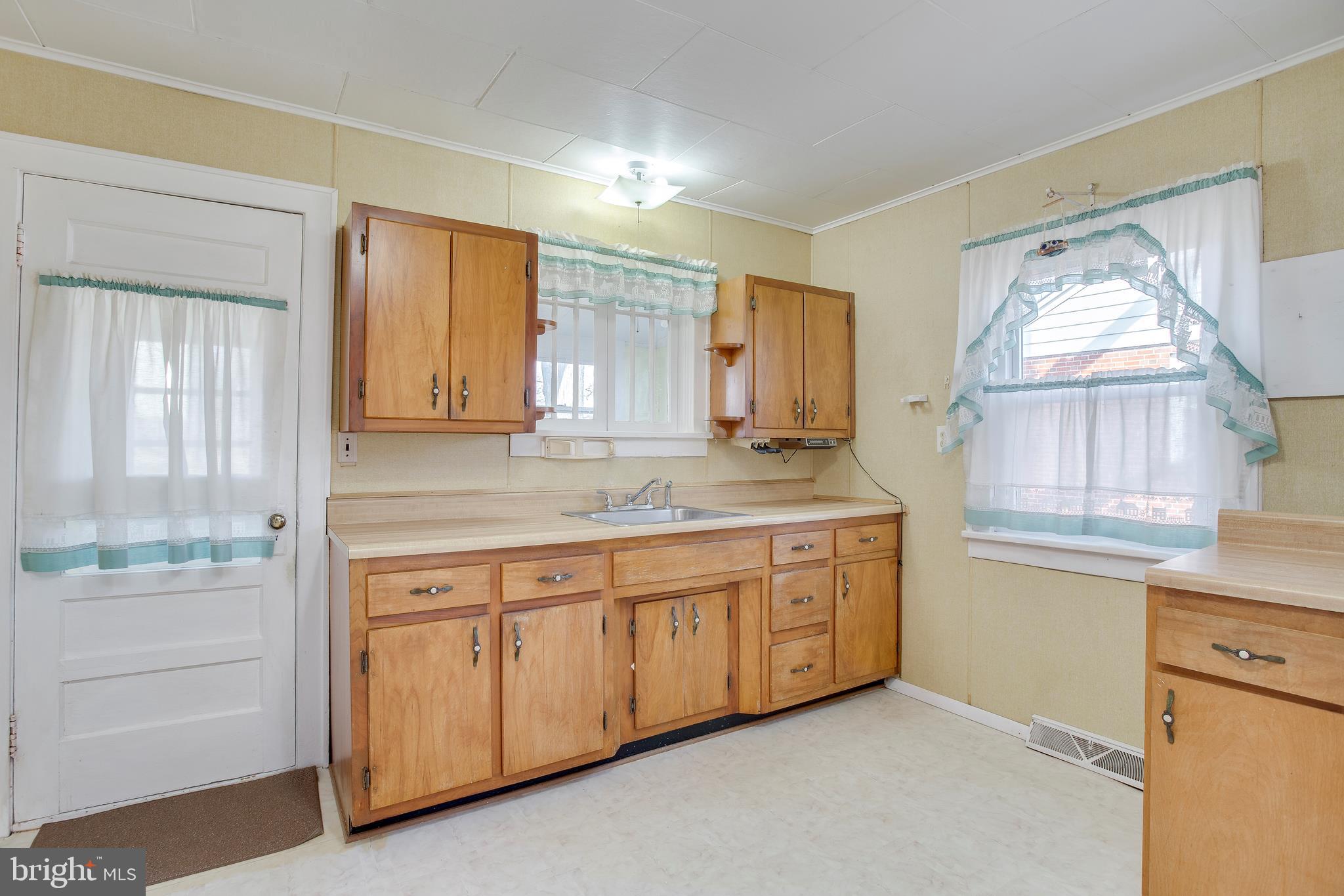 1716 Hilyard Road Baltimore, MD 21234 - Photo 13 of 33 Kitchen with Plenty of Storage