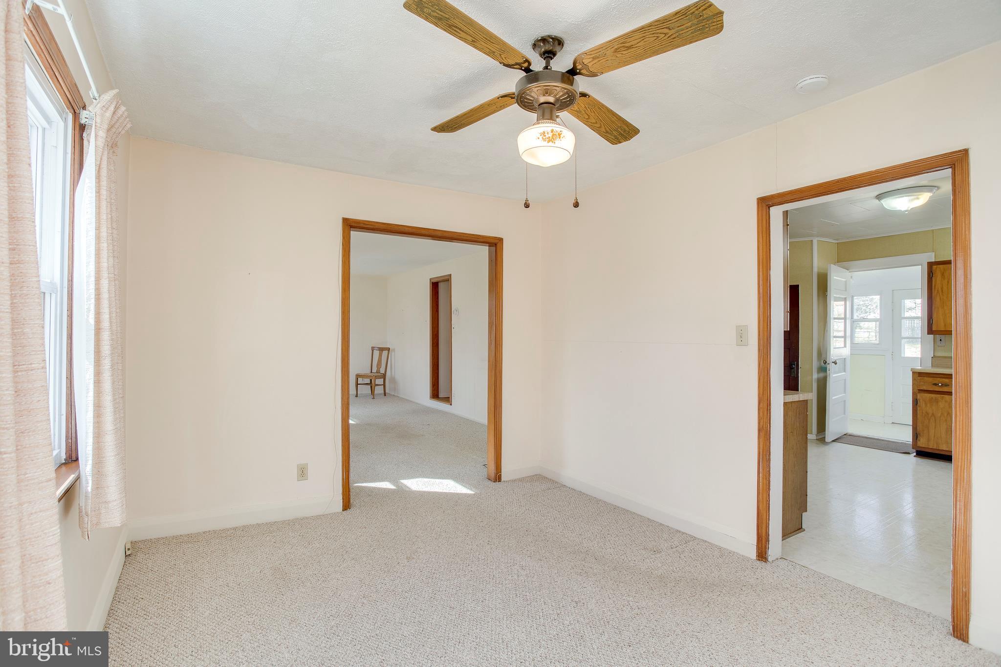 1716 Hilyard Road Baltimore, MD 21234 - Photo 20 of 33 Large Airy Dining Room