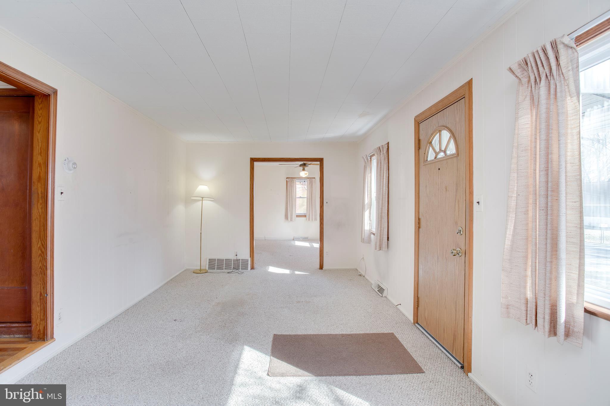 1716 Hilyard Road Baltimore, MD 21234 - Photo 25 of 33 Living Room