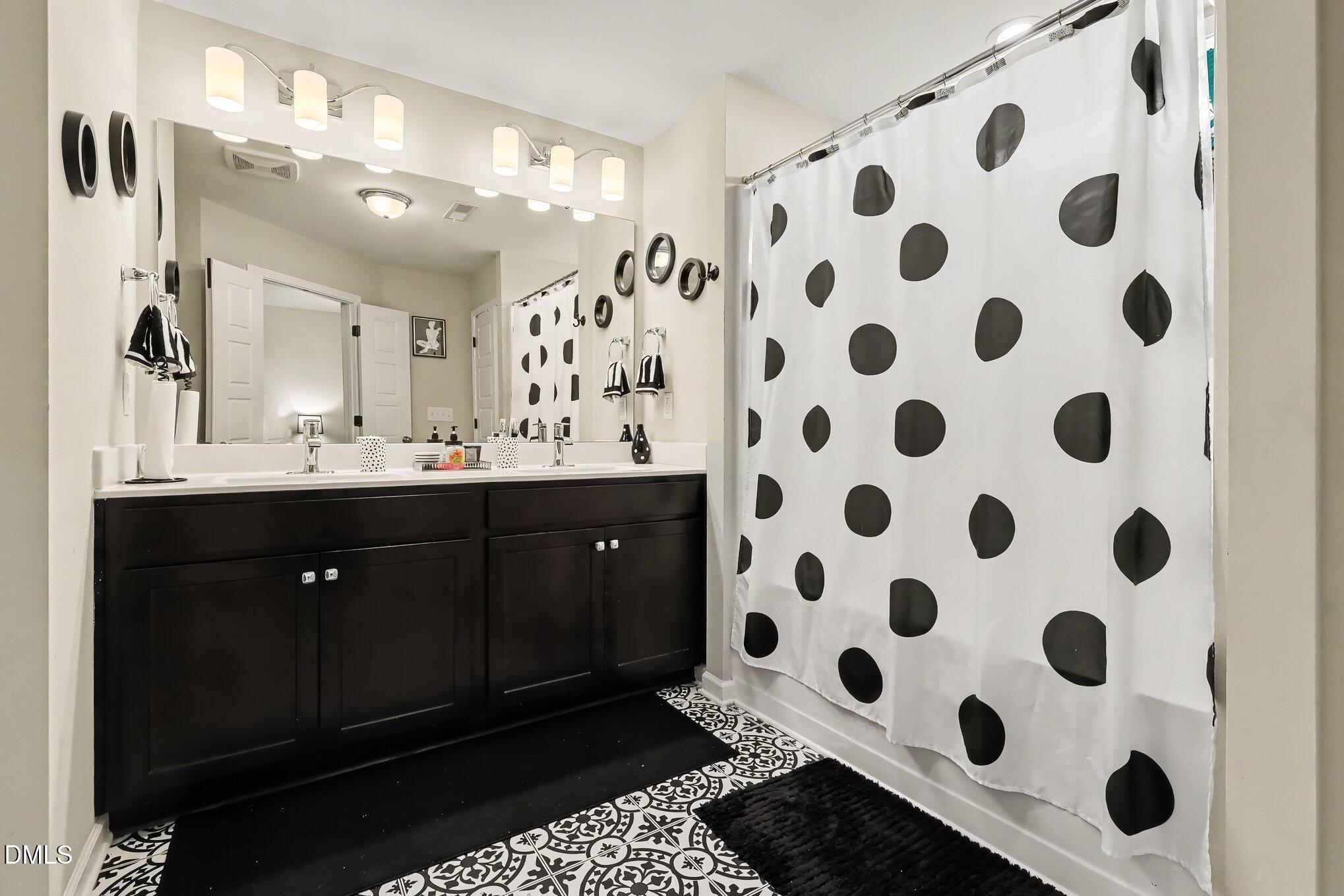 738 Putney Hill Road Zebulon, NC 27597 - Photo 14 of 24 Primary Bathroom