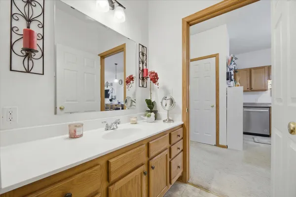 $124,900 | 1776 Maryland Avenue East, Unit 106, St. Paul, MN 55106