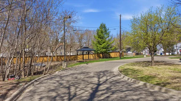 $124,900 | 1776 Maryland Avenue East, Unit 106, St. Paul, MN 55106