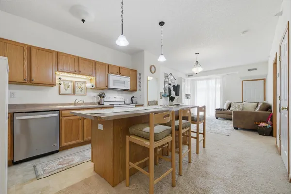 $124,900 | 1776 Maryland Avenue East, Unit 106, St. Paul, MN 55106