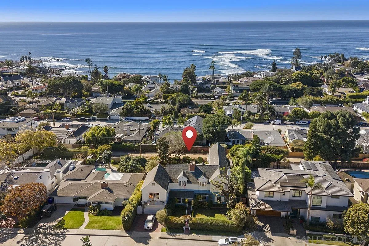 5902 Beaumont Avenue La Jolla, CA 92037 - Photo 5 of 8 a view of a city