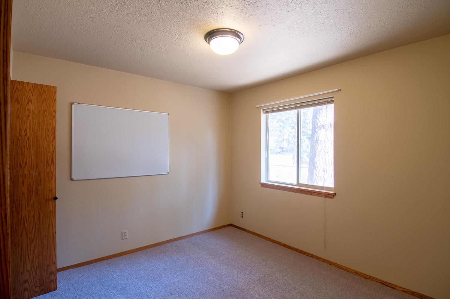 60195 Navajo Road Bend, OR 97702 - Photo 21 of 27 Bedroom #2