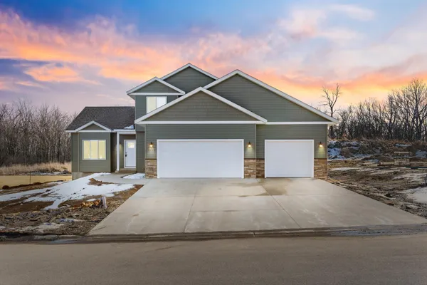 $524,900 | 2125 13th Street Northwest, Faribault, MN 55021