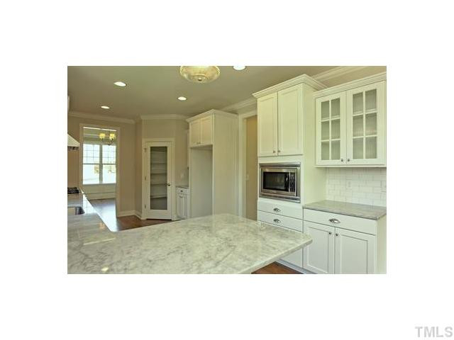 2731 Bembridge Drive Raleigh, NC 27613 - Photo 8 of 25 Kitchen