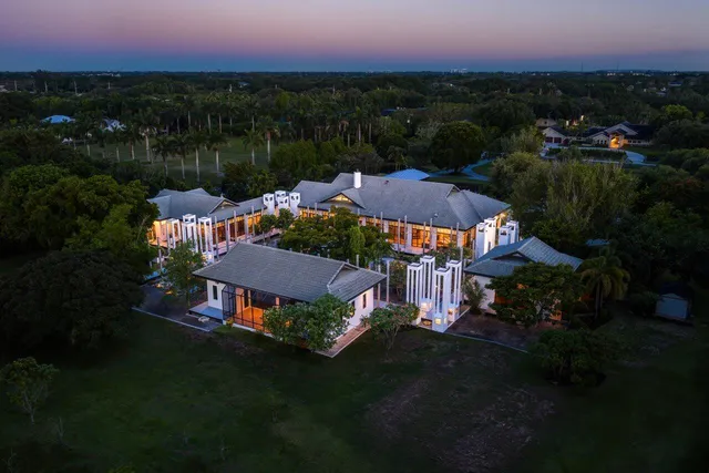a view of a interior of the house