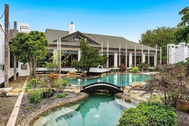 $10,450,000 | 8549 Surrey Lane, Boca Raton, FL 33496