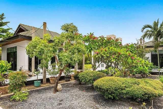 $10,450,000 | 8549 Surrey Lane, Boca Raton, FL 33496