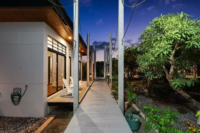 $10,450,000 | 8549 Surrey Lane, Boca Raton, FL 33496