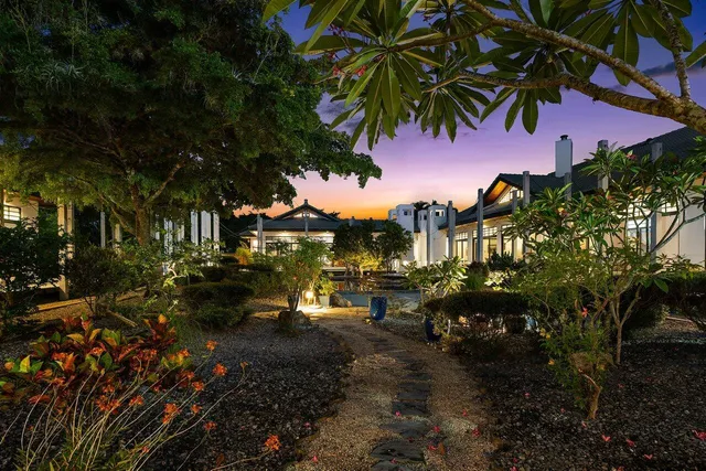 $10,450,000 | 8549 Surrey Lane, Boca Raton, FL 33496