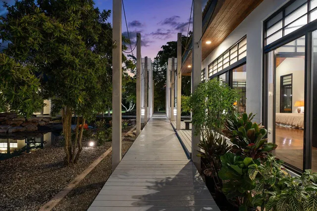 $10,450,000 | 8549 Surrey Lane, Boca Raton, FL 33496