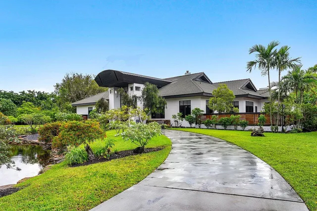 $10,450,000 | 8549 Surrey Lane, Boca Raton, FL 33496