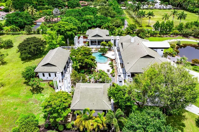 $10,450,000 | 8549 Surrey Lane, Boca Raton, FL 33496
