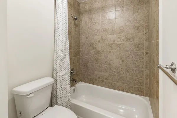 $1,375 | 210 Granville Court, Atlanta, GA 30328