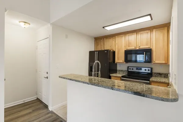 $1,375 | 210 Granville Court, Atlanta, GA 30328