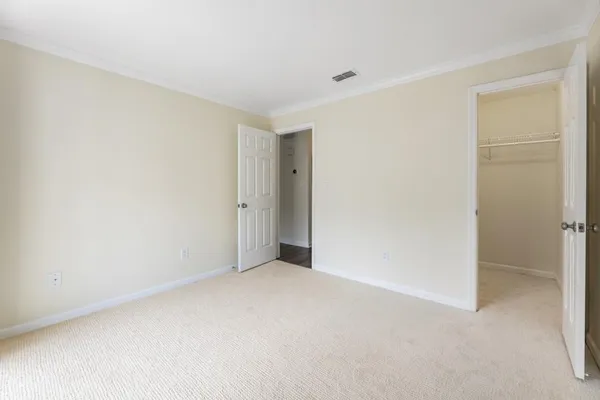$1,375 | 210 Granville Court, Atlanta, GA 30328