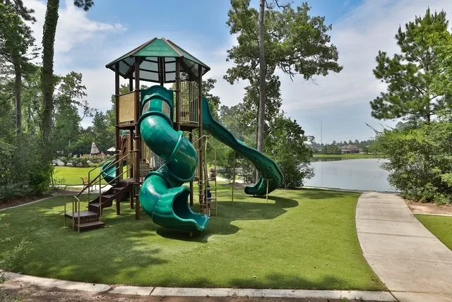 $685,000 | 2008 Green Terrace Lane, Pinehurst, TX 77362