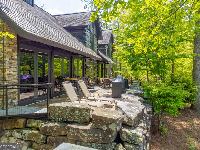 a view of a wooden fence