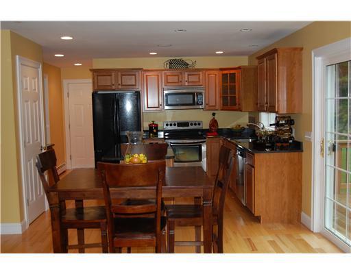25 Pheasant Ridge Drive Windham, ME 04062 - Photo 4 of 18 Kitchen.