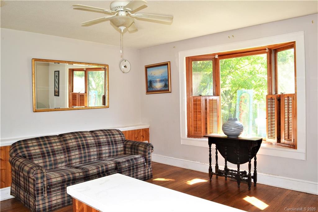111 Rhyne Street Morganton, NC 28655 - Photo 3 of 17 Gallery Image 3