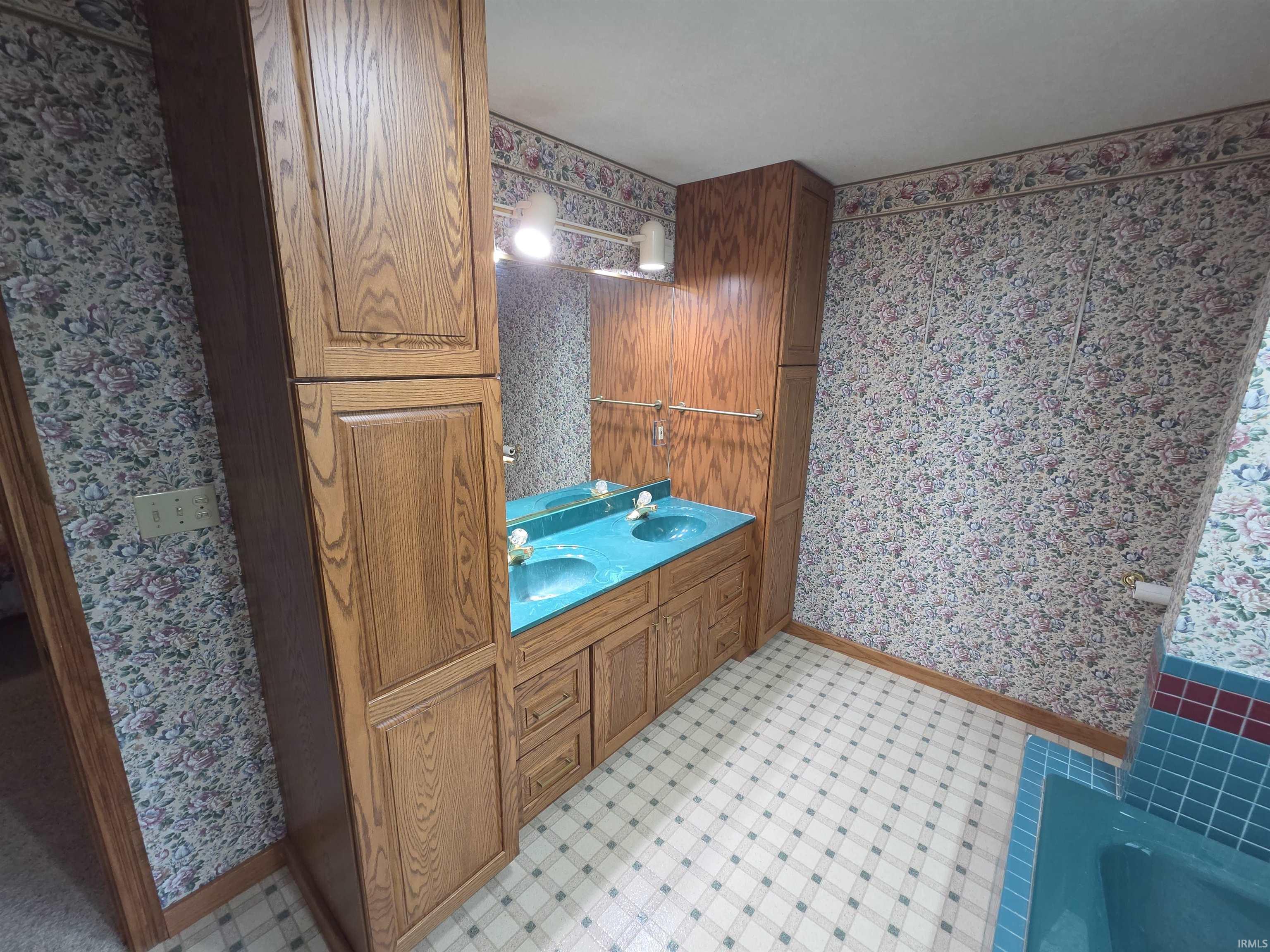 2101 South Sievers Road Vincennes, IN 47591 - Photo 11 of 27 Gallery Image 11