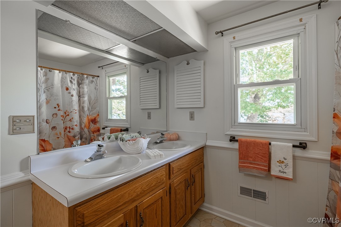 3078 North Riverside Drive Lanexa, VA 23089 - Photo 25 of 50 1 of 3 Full Bathrooms