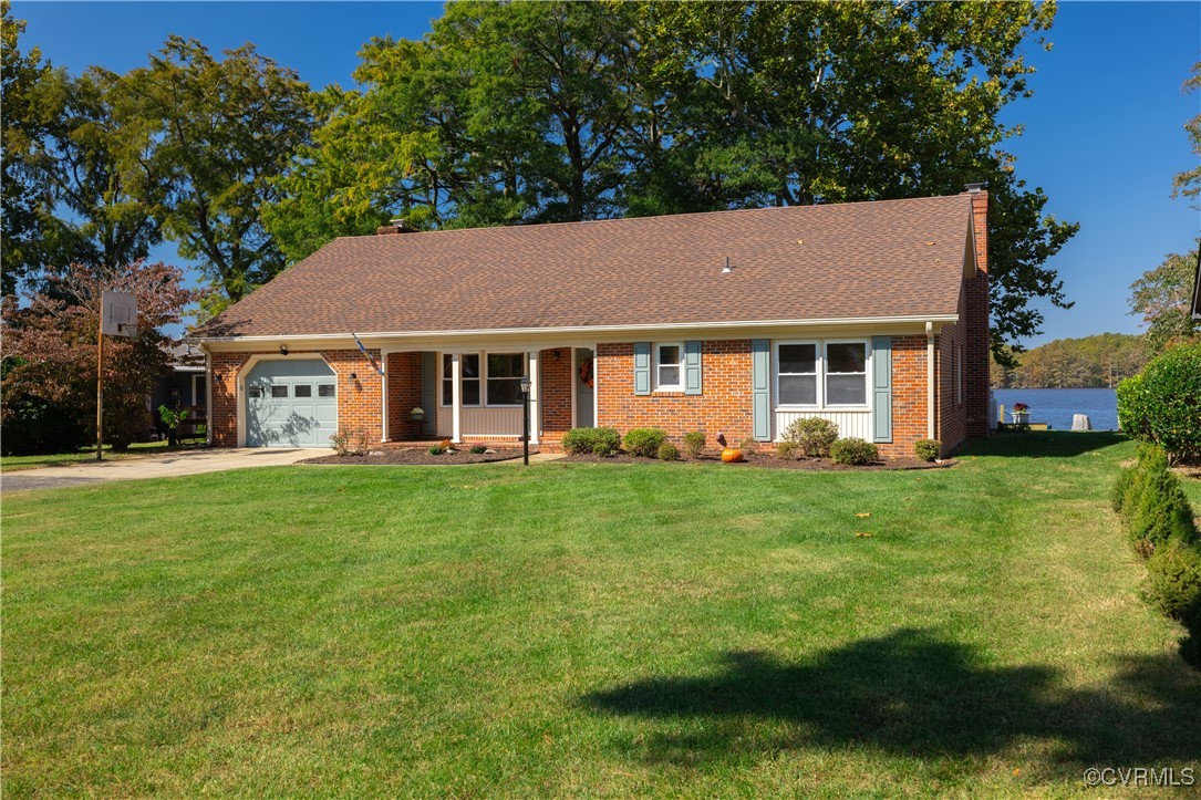 3078 North Riverside Drive Lanexa, VA 23089 - Photo 8 of 50 Well Conditioned Lawn