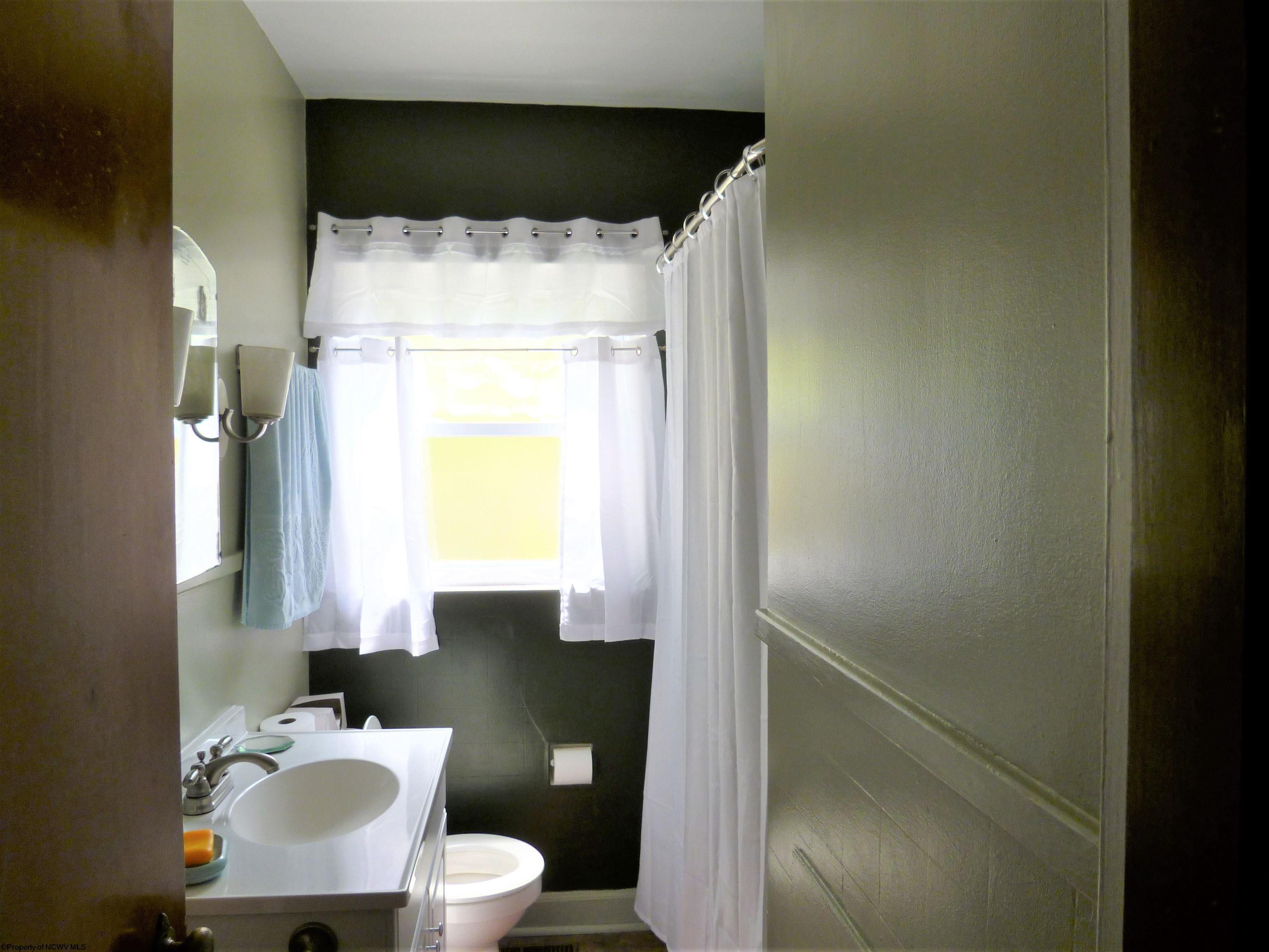 1366 Overhill Road Fairmont, WV 26554 - Photo 8 of 23 Gallery Image 8