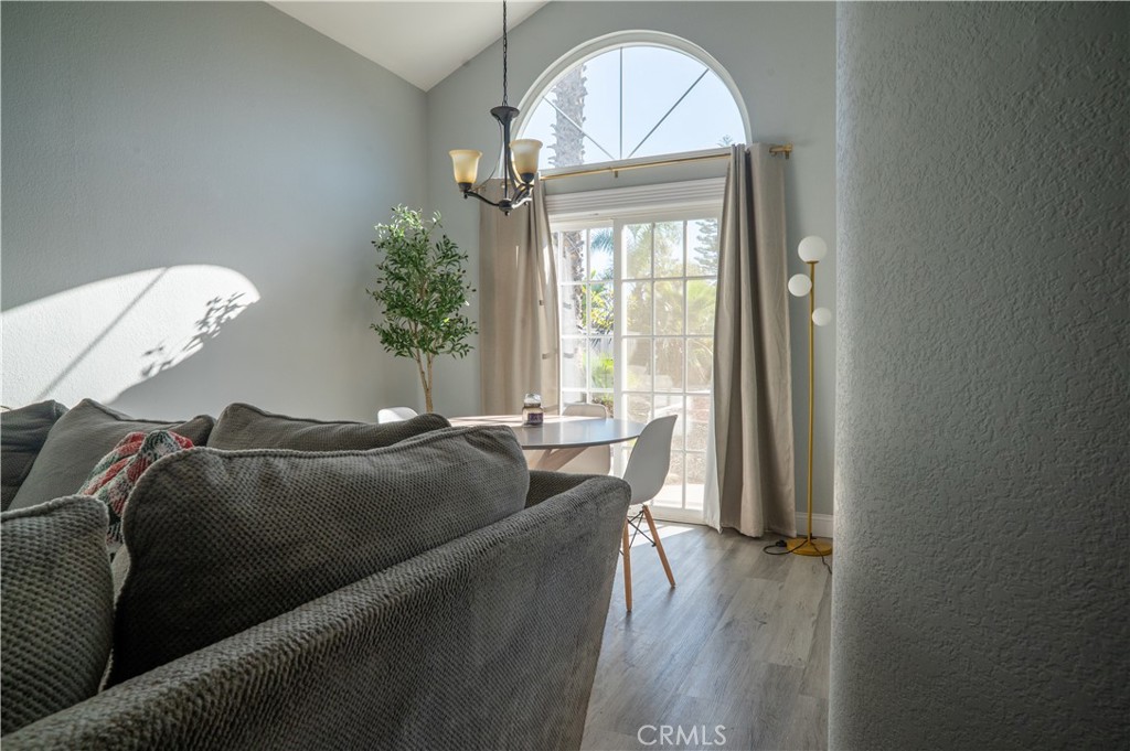 1454 Cresta Road Corona, CA 92879 - Photo 9 of 31