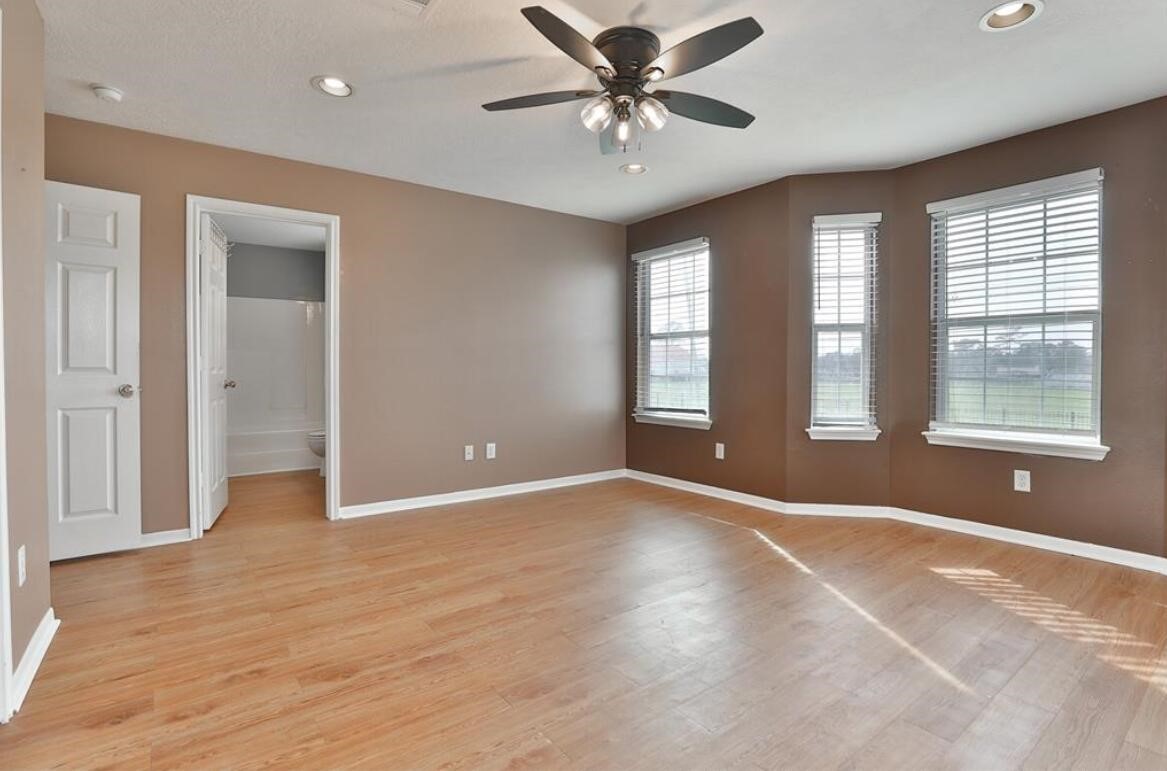 9042 McGallion Road Houston, TX 77022 - Photo 12 of 21 Gallery Image 12