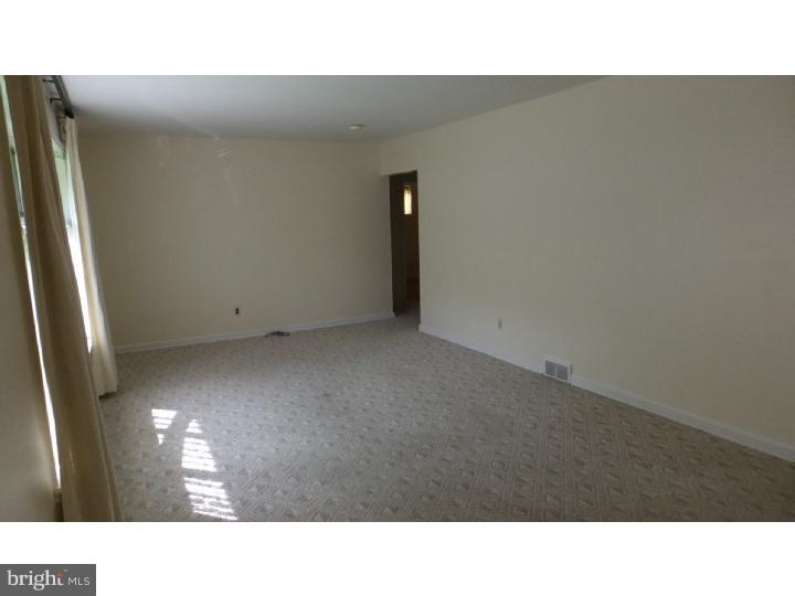 216 Marilyn Road Hatboro, PA 19040 - Photo 5 of 10 Gallery Image 5