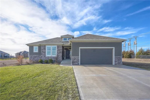 $589,900 | 25274 West 83rd Street, Lenexa, KS 66227